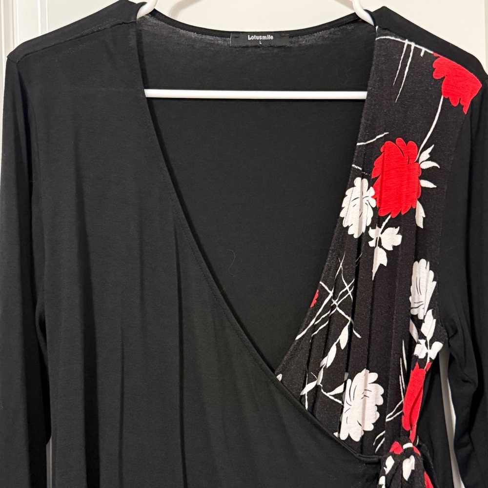 Lotusmile L Wrap-Front Floral Tunic Top – Black Red Print, Long Sleeve - Picture 2 of 16